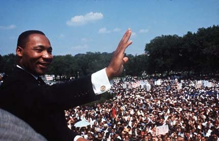 martin_luther_king3.jpg - Martin Luther King è stato il più giovane Premio Nobel per la pace della storia. Si è sempre esposto in prima linea affinché fosse abbattuta nella realtà americana ogni sorta di pregiudizio etnico.