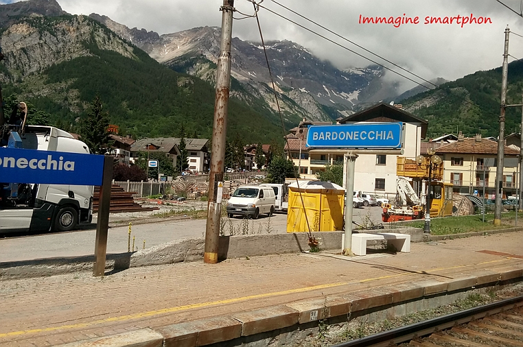 02-113244.jpg - Il TGV treno ad alta velocità francese unisce già Torino a Lione anzi: Milano con Parigi, ma i sì TAV fanno finta di non saperlo!