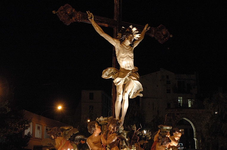 29-spirante.jpg - La cassa durante la processione del 2008.