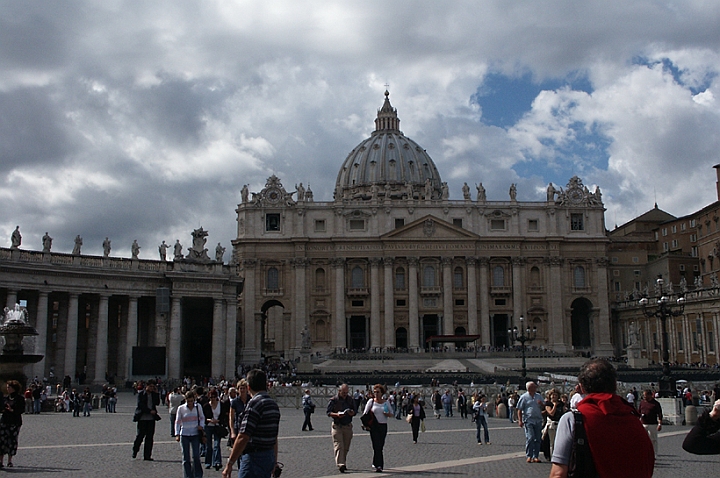 IMAG1823.jpg - La facciata di San Pietro appena resataurata.