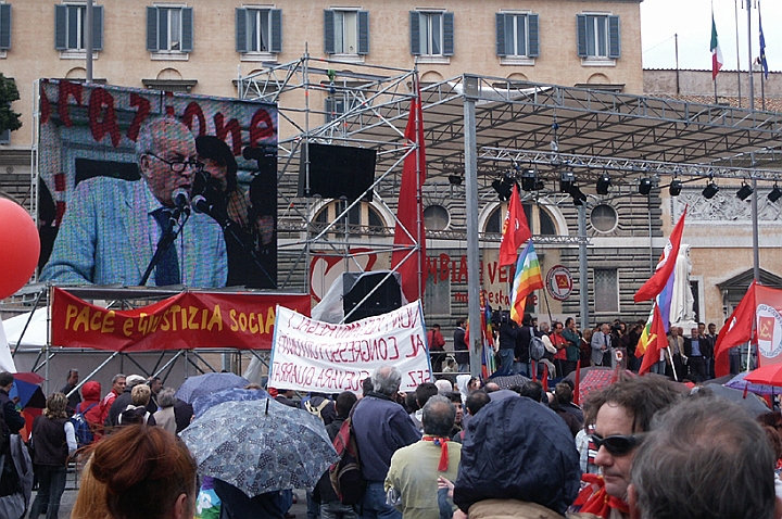 IMAG1837.jpg - Il comizio di Fausto Bertinotti.