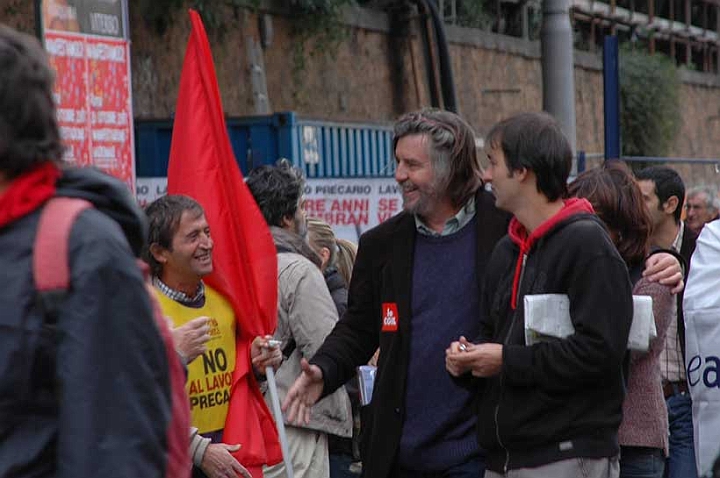 DSC_8378.jpg - Piero Sansonetti direttore di Liberazione che con Il Manifesto hanno ideato la manifestazione