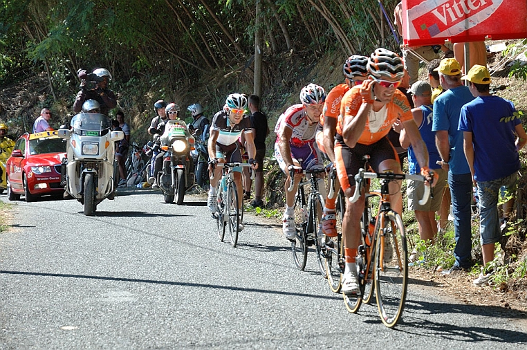 DSC_1582JA.jpg - Gorka Verugo e Egoi Martinez (Euskaltel),  Maxime Monfort (Leopard).