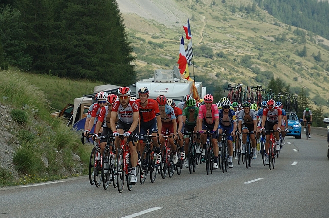 DSC_6671.jpg - E, per finire, il gruppo dei velocisti con la maglia verde di Petre Sagan.