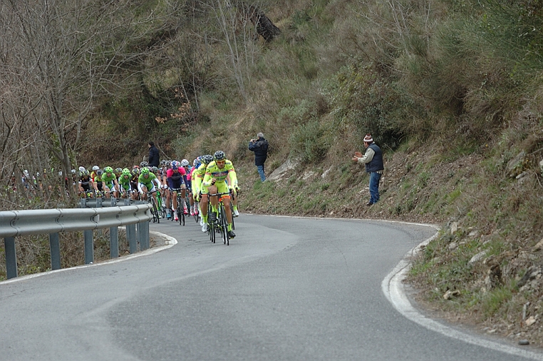 DSC_3167.jpg - Il gruppo tirato dalla Neri Sottoli e dalla Lampre.